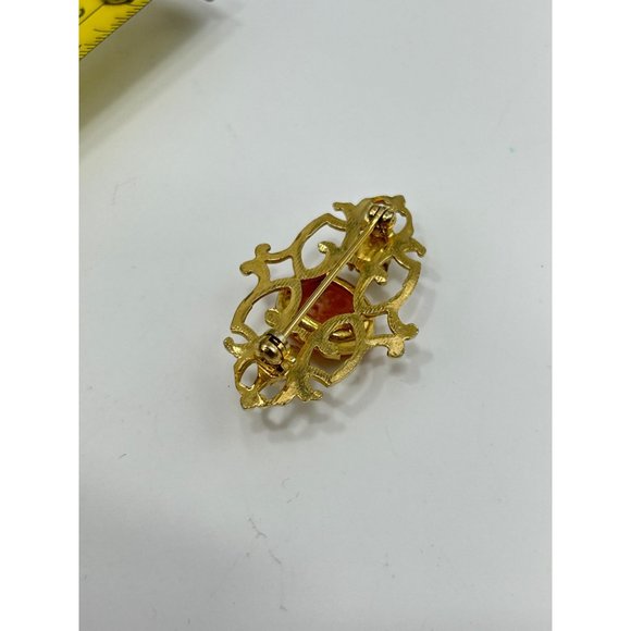 Vintage Petite Cameo Pin Genuine Carved Shell Gold Tone Setting Faux Pearls - Picture 8 of 8